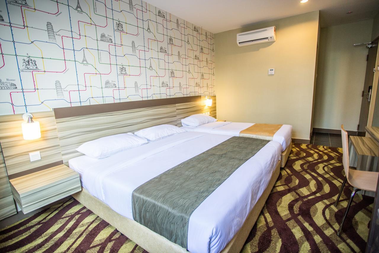 Hotel Zamburger Victory City Johor Bahru Room photo