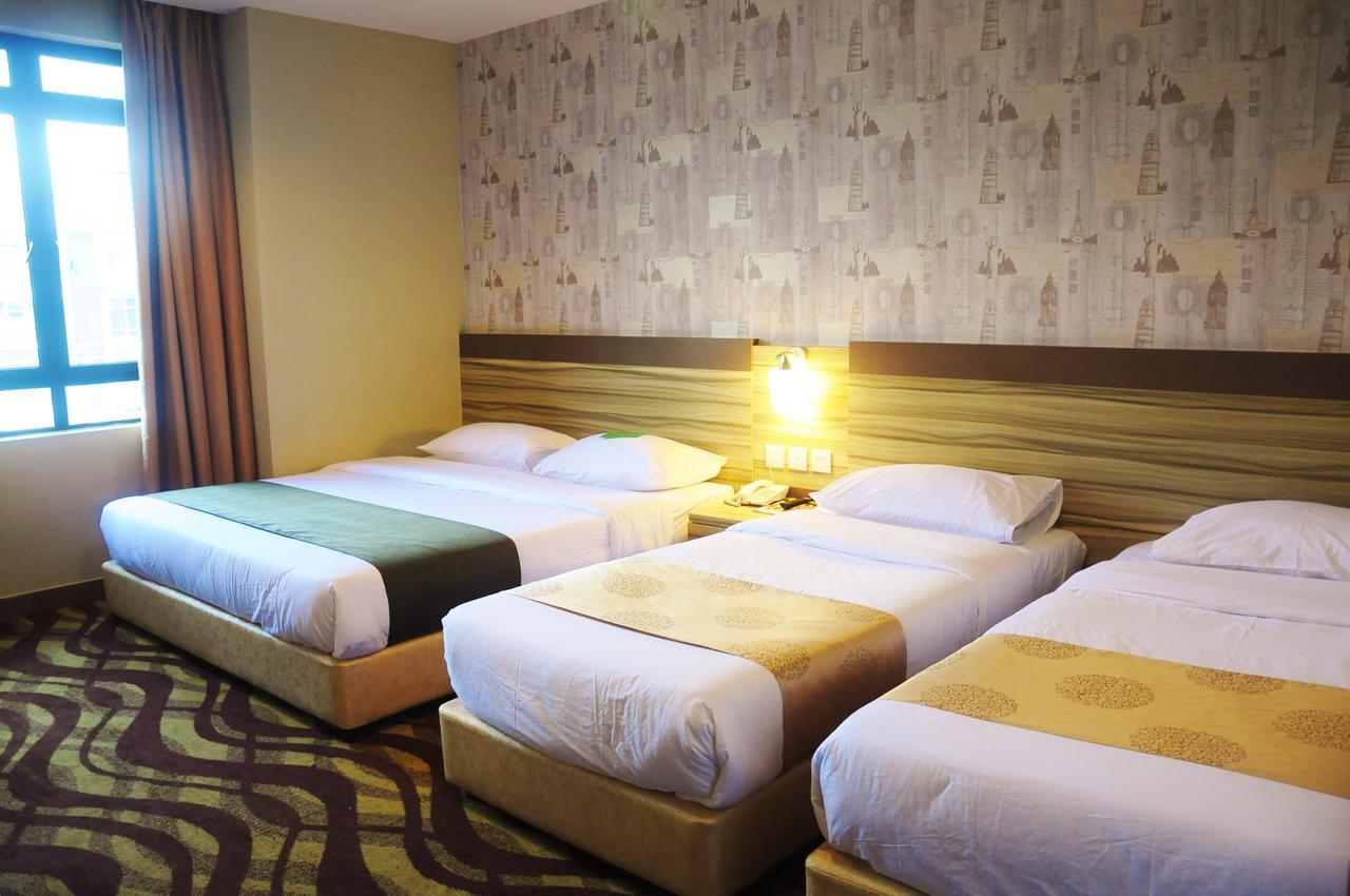 Hotel Zamburger Victory City Johor Bahru Room photo